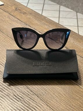 Furla Glossy Black Cat-Eye Sunglasses with Gray Lenses